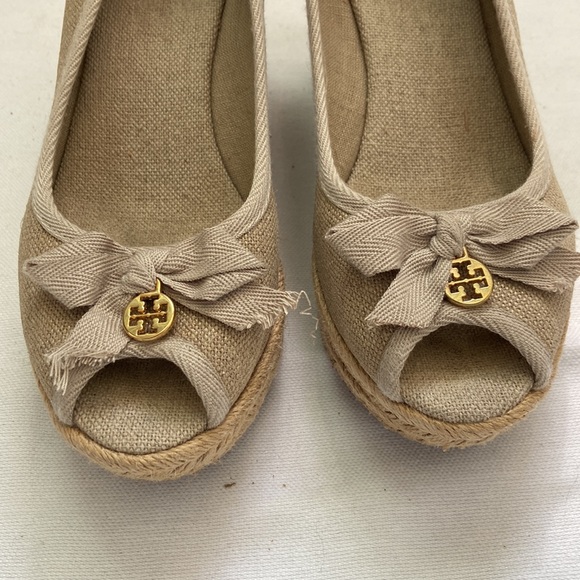 Tory Burch Jackie peep toe canvas beige espadrille wedge heel size 7.5 - Picture 3 of 12